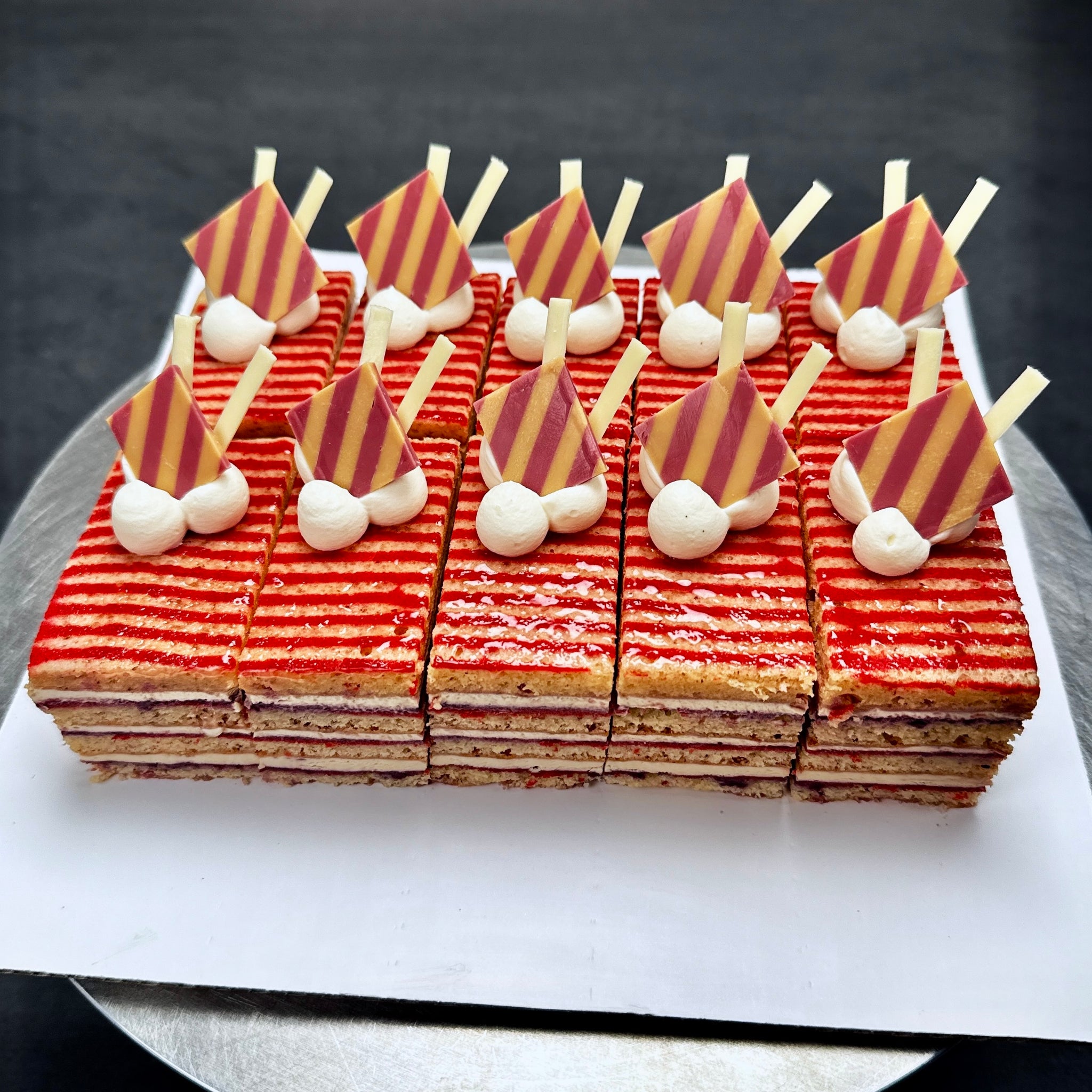 【激レア・USプロモ盤】The Cake / A Slice of Cake classic chocolate ganache cake slice - bb's Restaurant and Bar